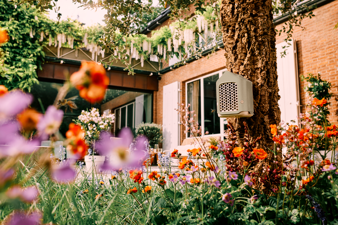 cosy insect hotel 18cm mushroom beige